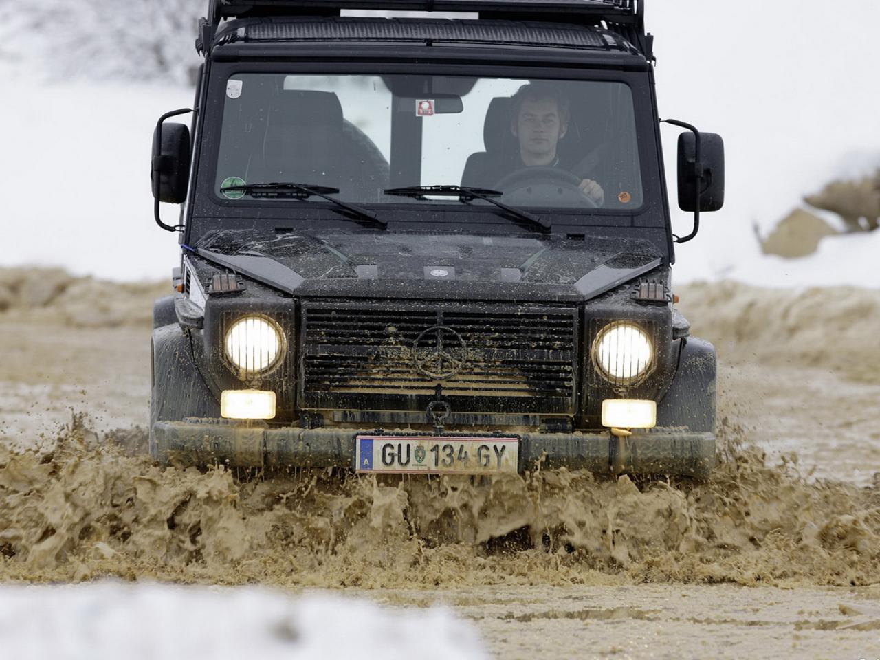 обои Mercedes G klasse  вид с камеры за городом с другого ракурса фото