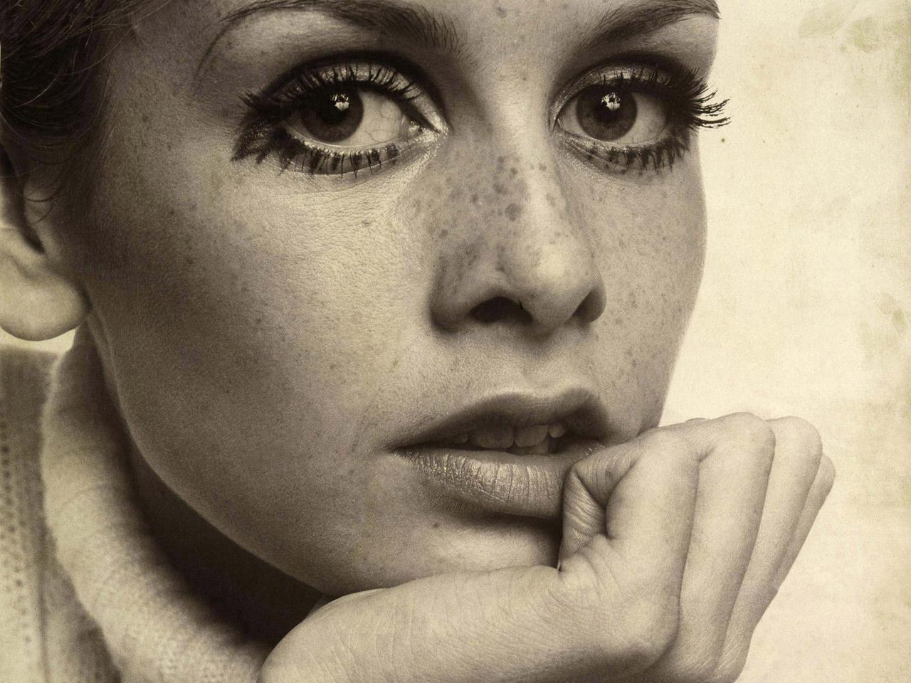 обои Twiggy Lawson,   Iconic Supermodel фото