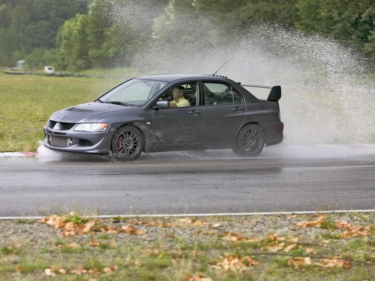 обои Mits Lancer Evo вид авто с другого обзора фото