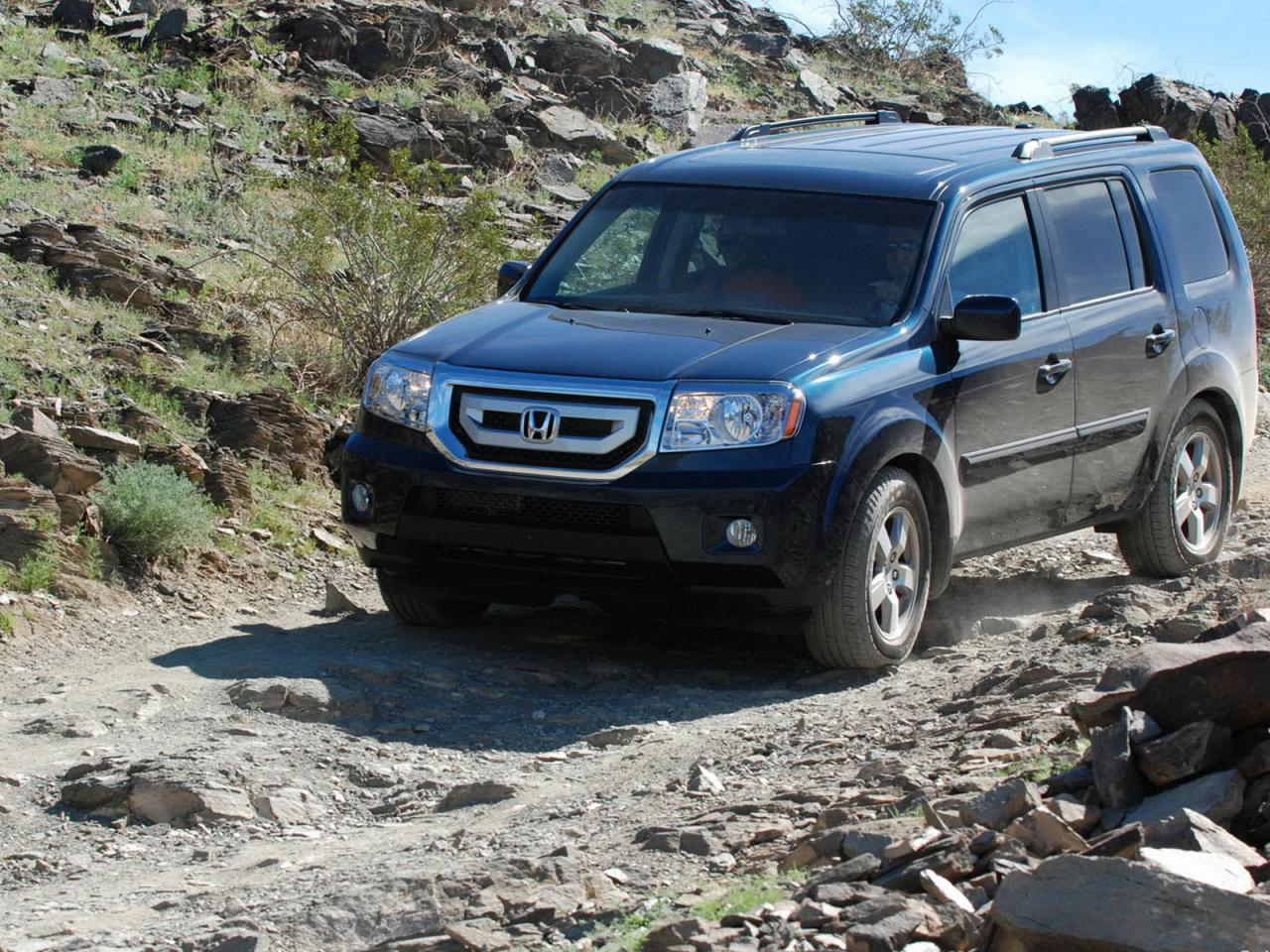 обои Honda pilot вид авто за городом с другого ракурса фото