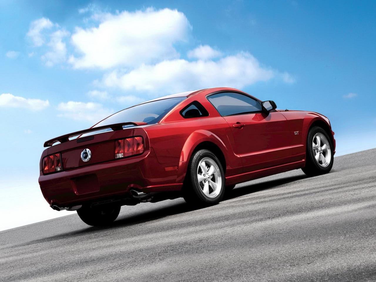 обои Ford mustang 2008 вид авто сзади с другого ракурса фото