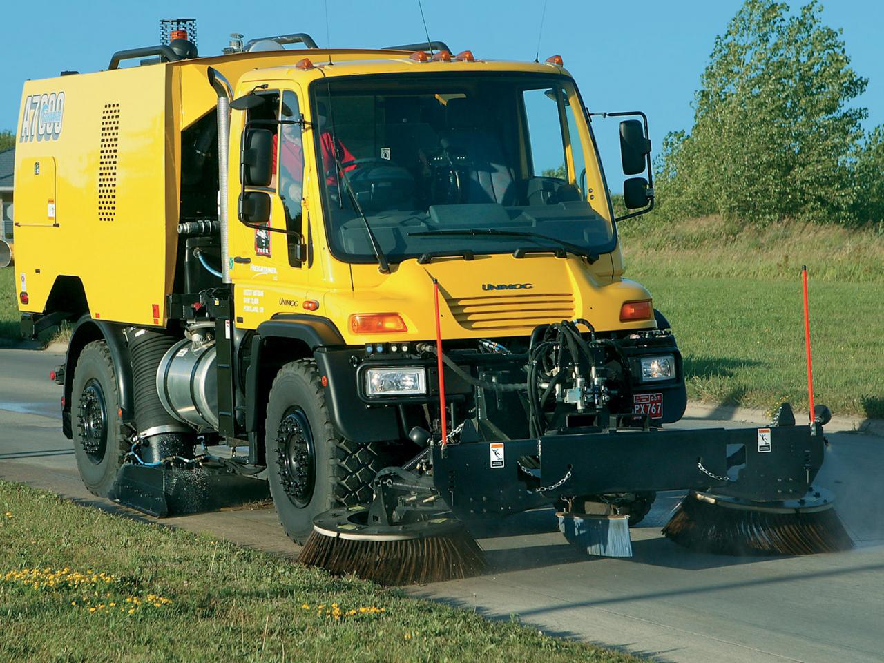 обои Mercedes-Benz Unimog дорожная техника фото