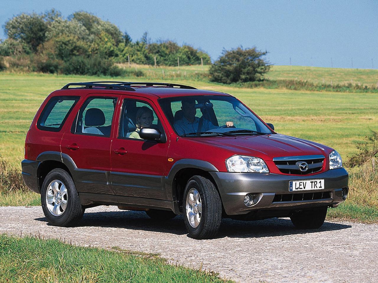 обои Mazda Tribute в поле фото