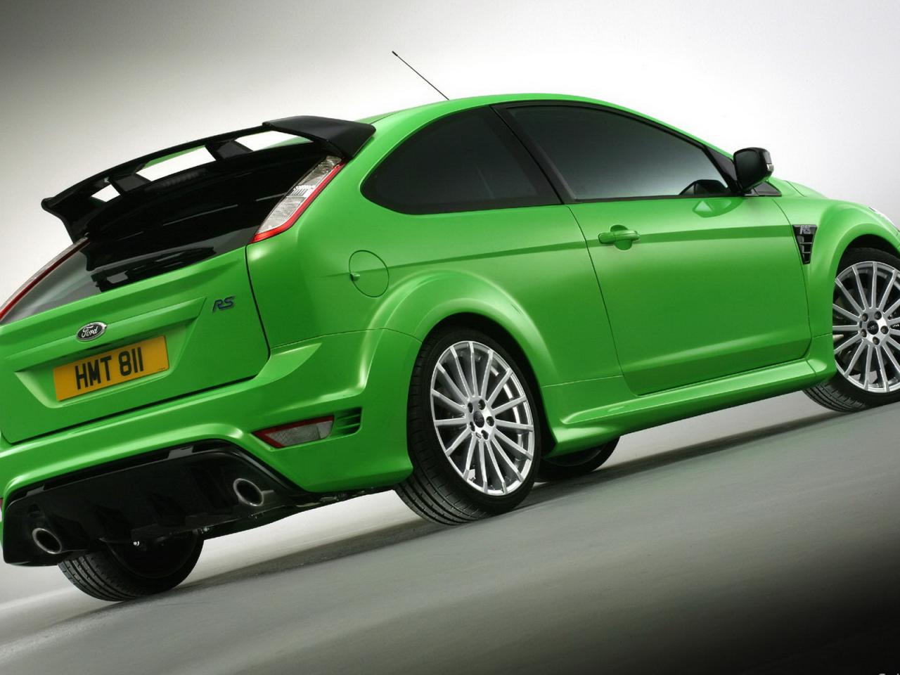 обои Ford Focus RS 200 вид авто с другого угла фото