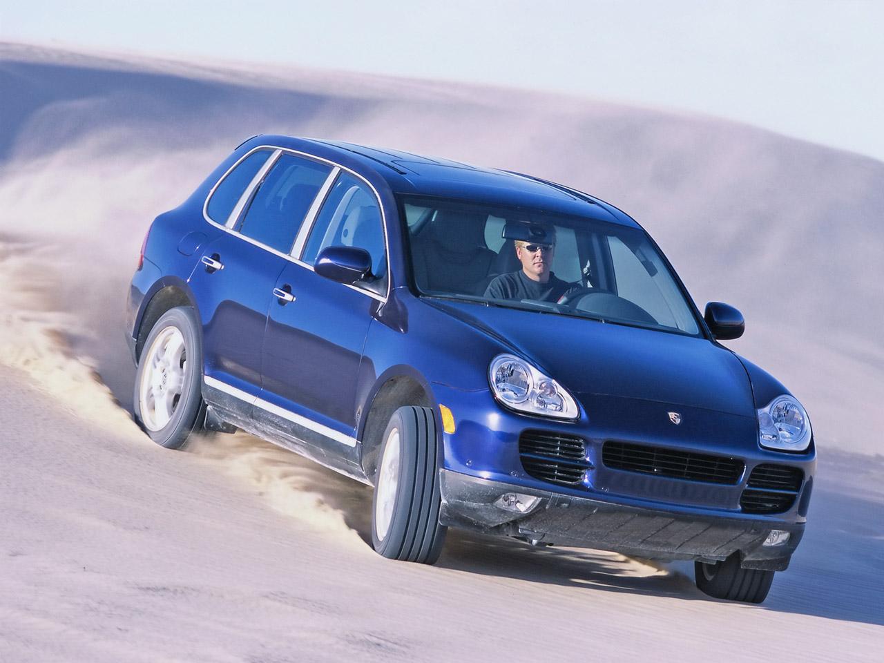 обои Porsche Cayenne S Sand Downhill фото