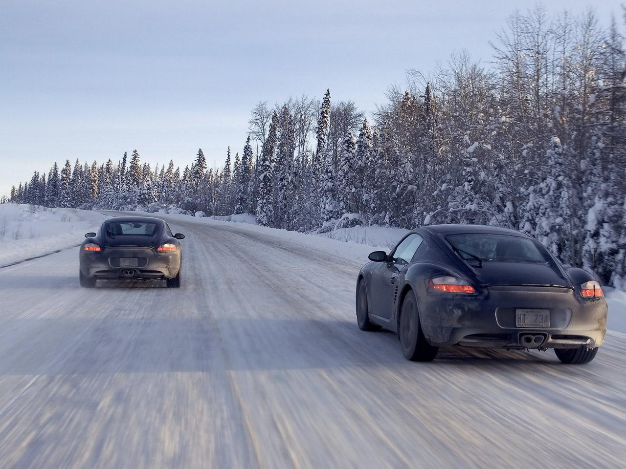 обои Porsche Cayman S Production Black R Track фото