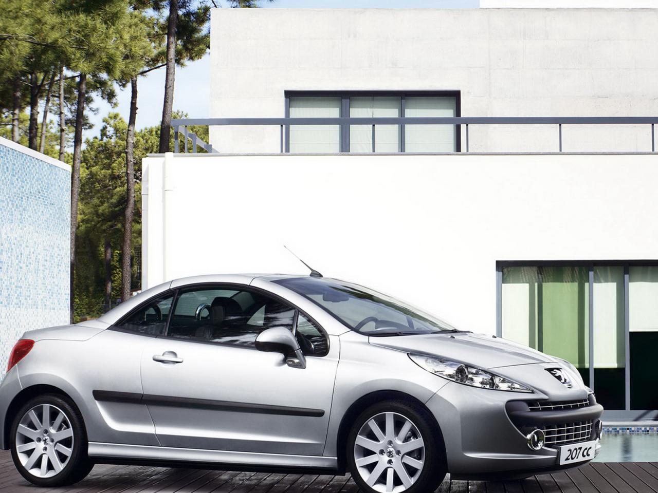 обои Peugeot 207CC вид авто под углом фото