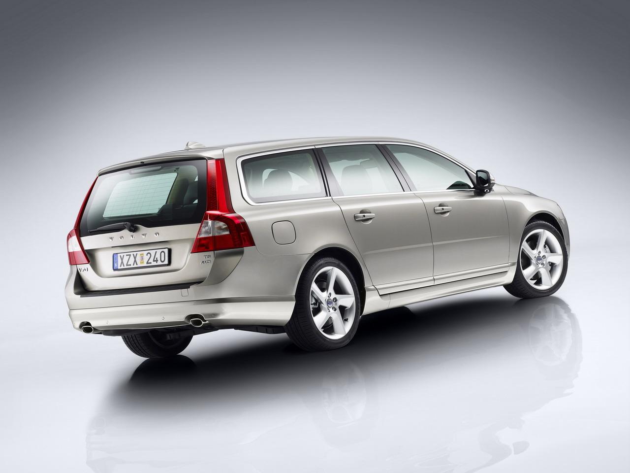 обои Volvo V70 в студии фото