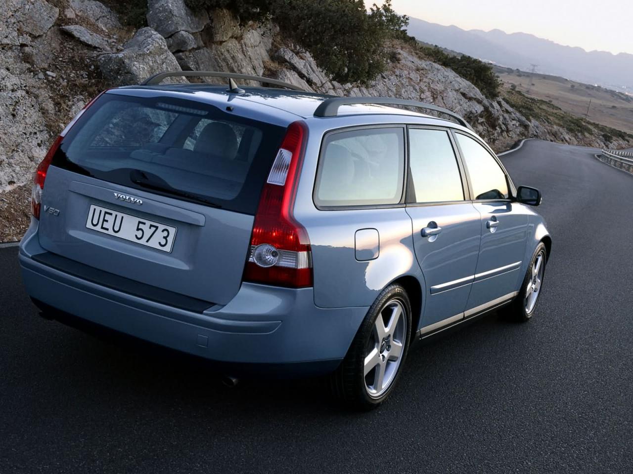 обои Volvo V50 вид сзади фото