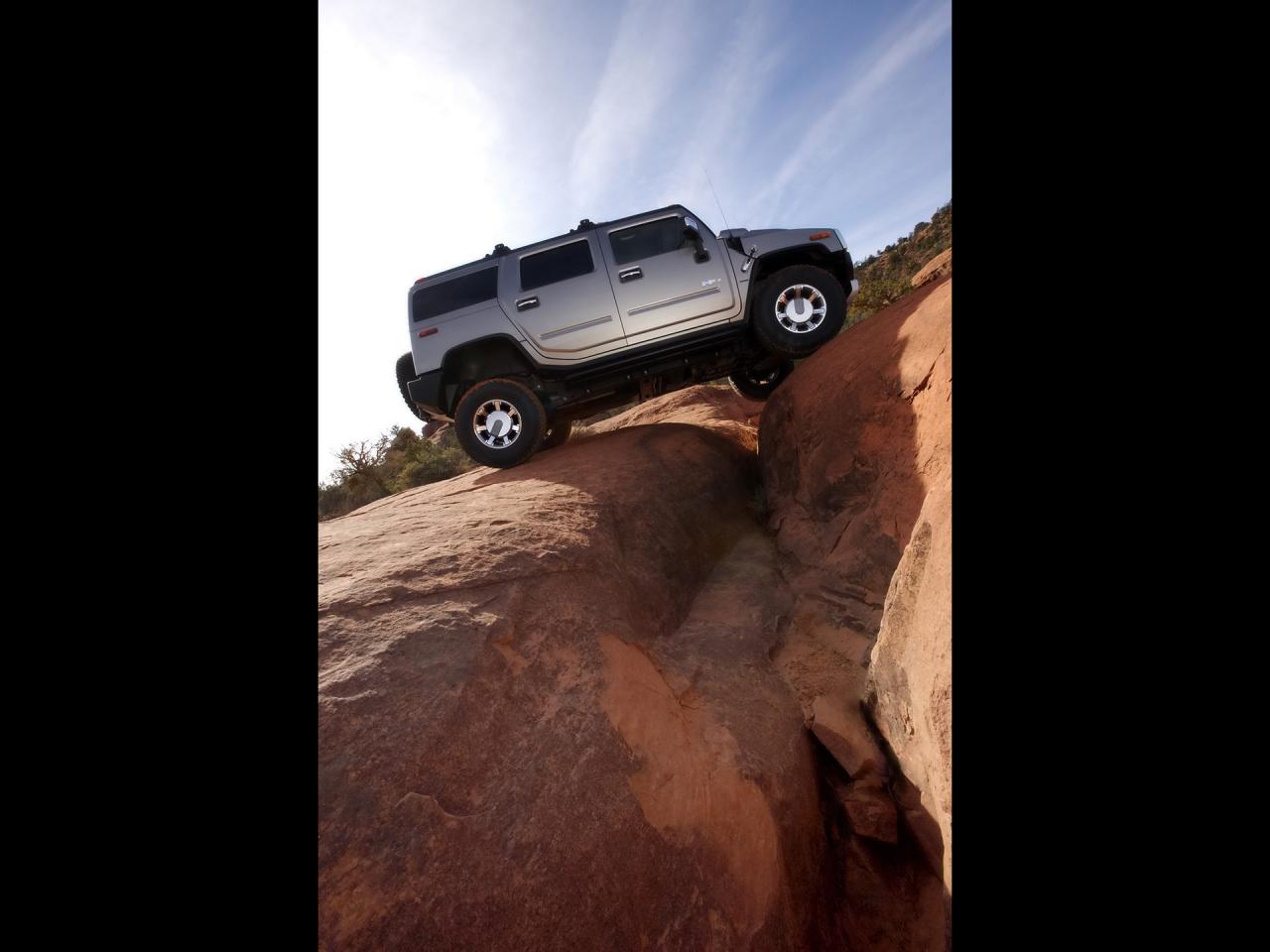 обои Hummer H2 Side Obstacle фото