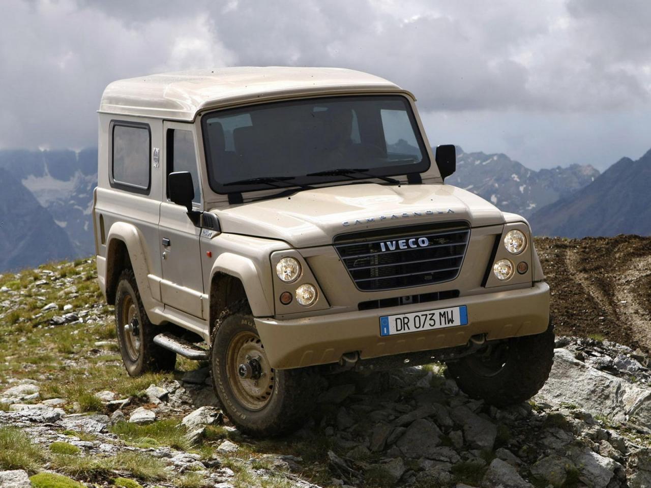 обои Iveco Campagnola горы фото