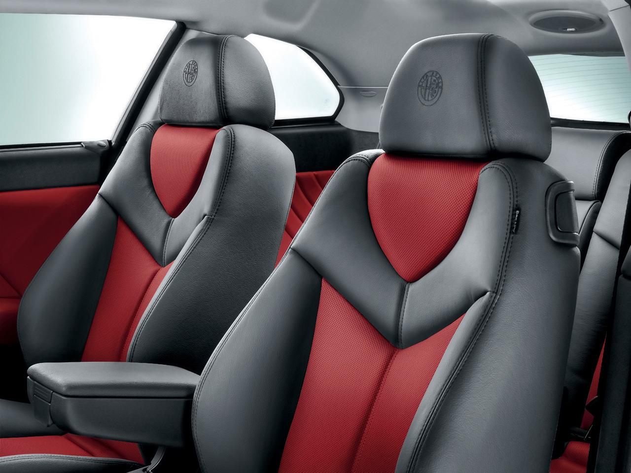 обои Alfa Romeo Unique Alfa Customization Program Red Gray Seats фото
