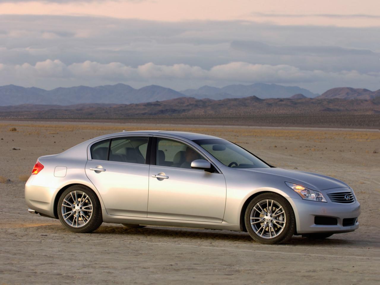 обои Infiniti M Sedan фото