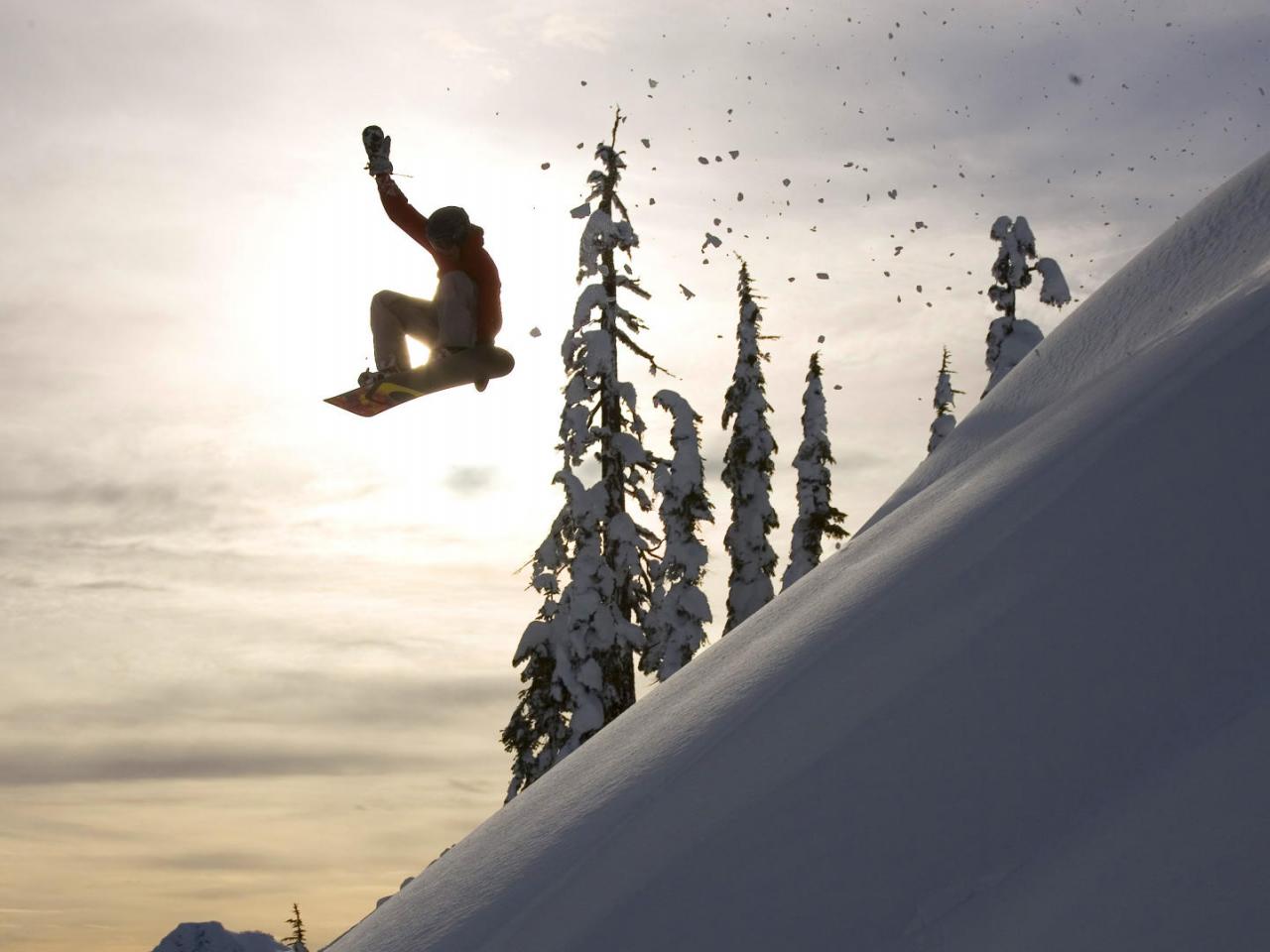 обои Catching Air in Mount Baker Backcountry фото