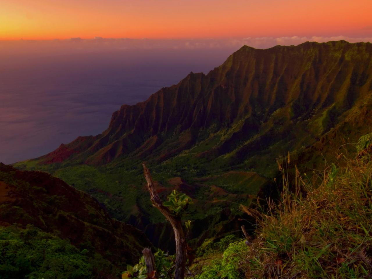 обои The Kalalau Valley at Sunset фото