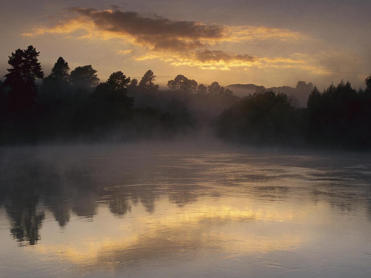 обои Waikato River,   Near Taupo,   New Zealand фото