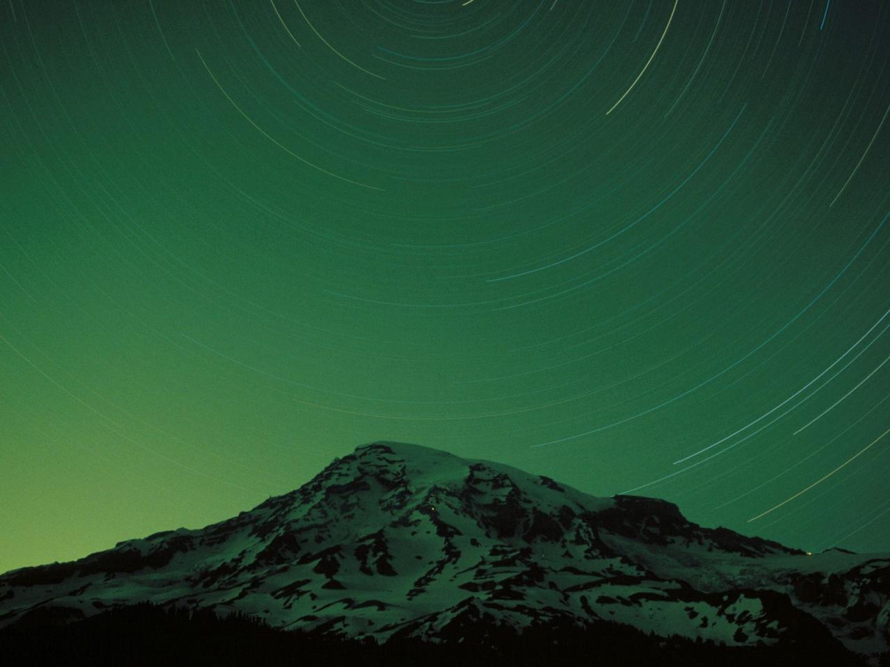 обои Star Trails Mount Rainier фото