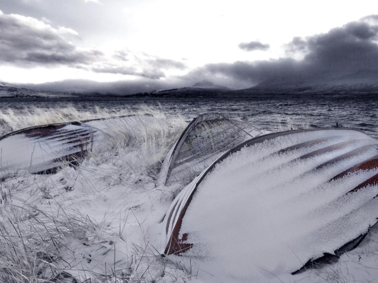 обои Iceland Landscape Drydocked for the Winter фото