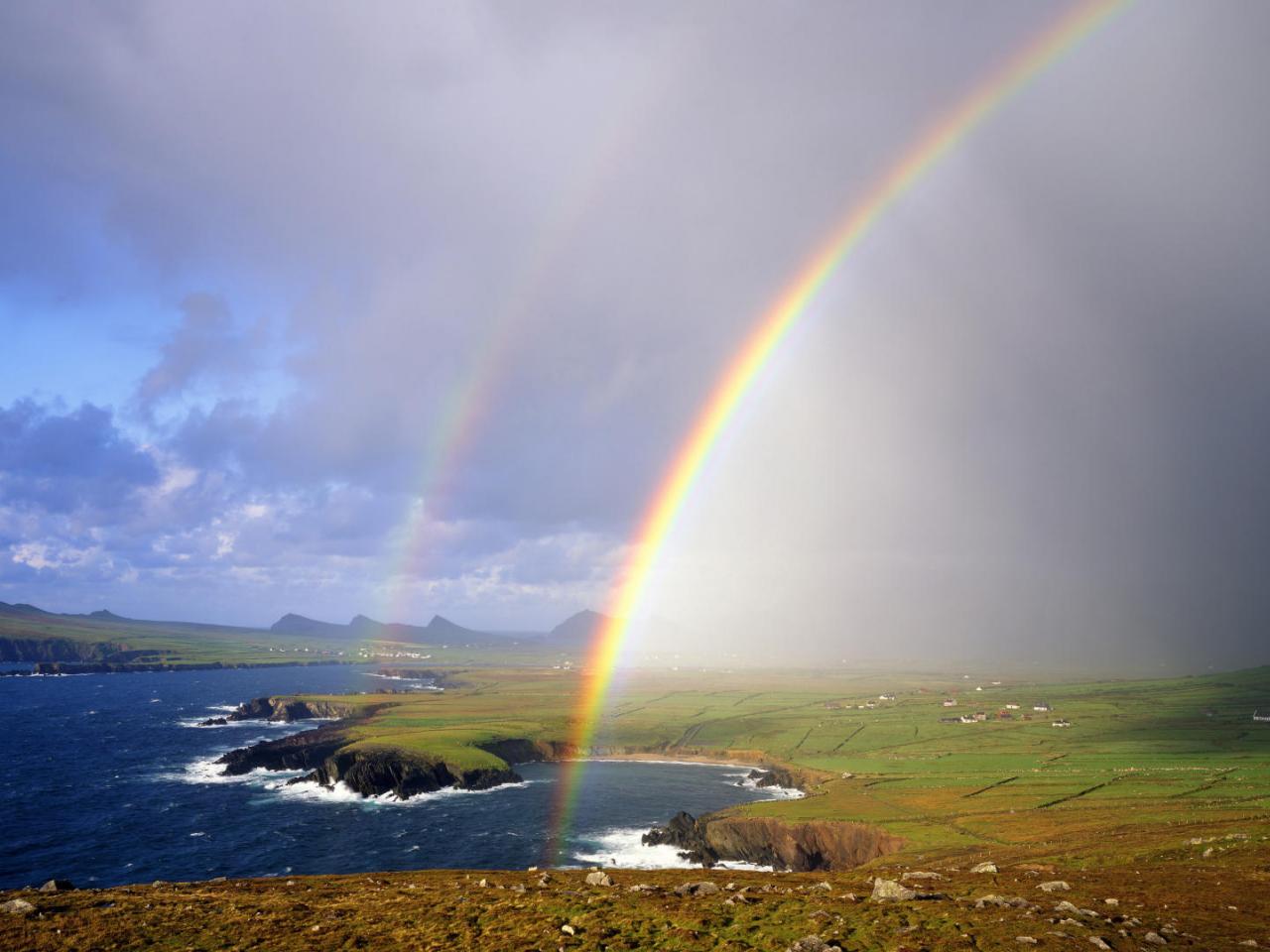 обои Rainbow Over Ballyferriter Bay,   County Kerry,   Ireland фото