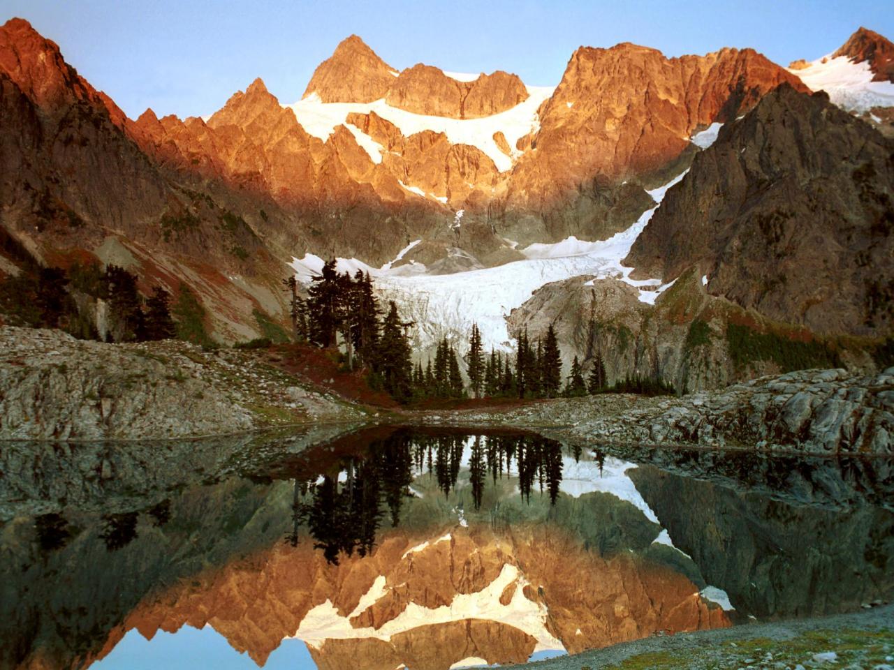 обои Mount Shuksan and Lake Ann,   Washington фото