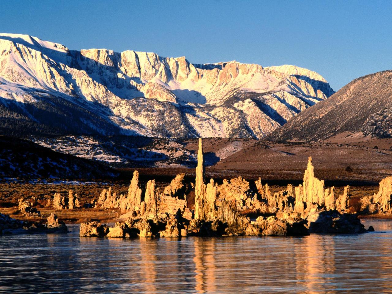 обои California - Sea of Microscopie Life,   Mono Lake,   Sierra Nevada фото