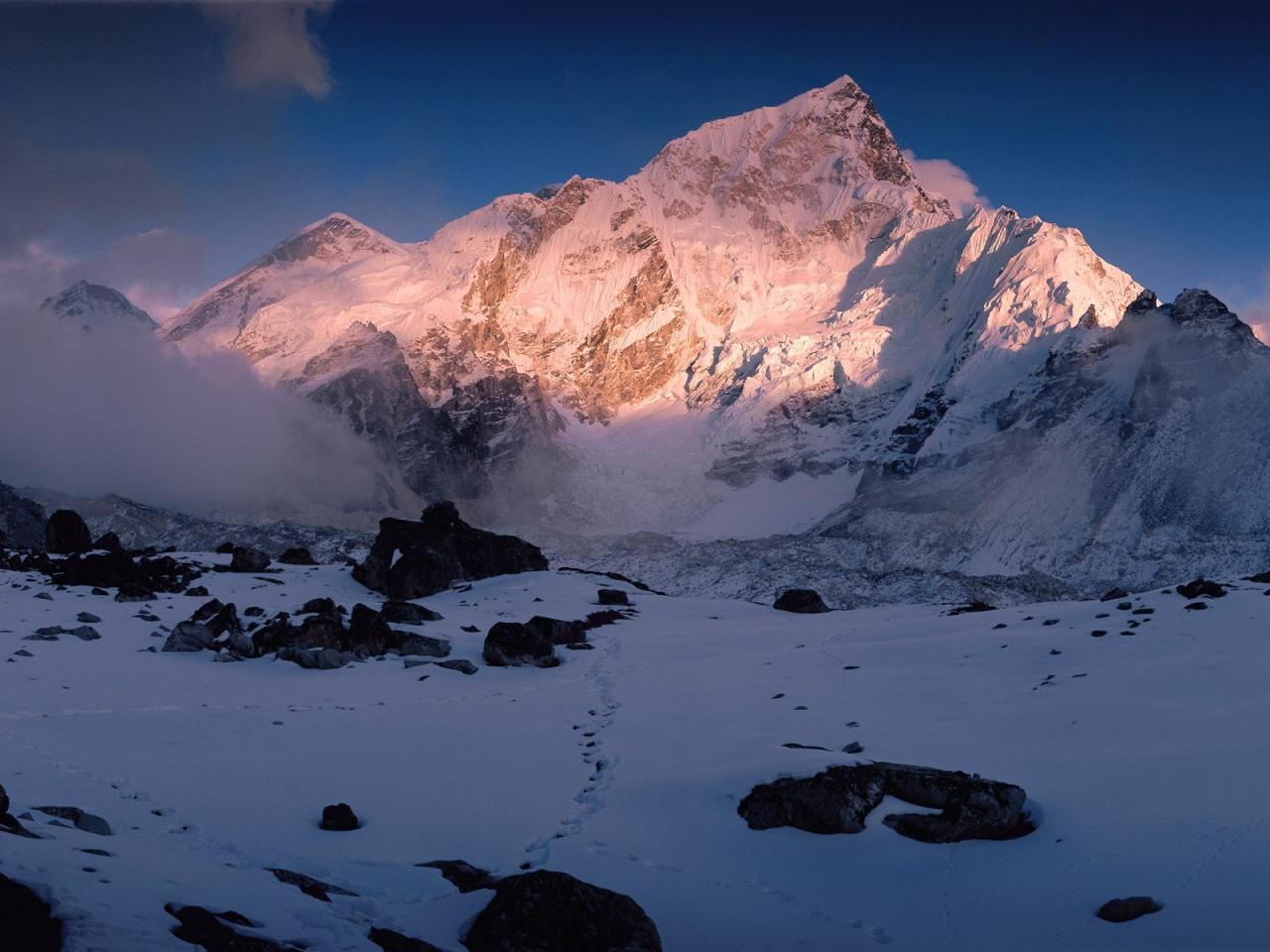 обои Mount Nuptse,   Himalaya Mountains,   Nepal фото