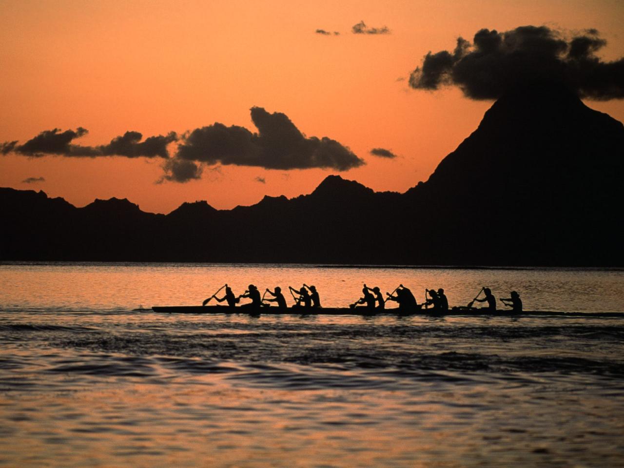 обои Outrigger Canoeing,   Tahiti фото