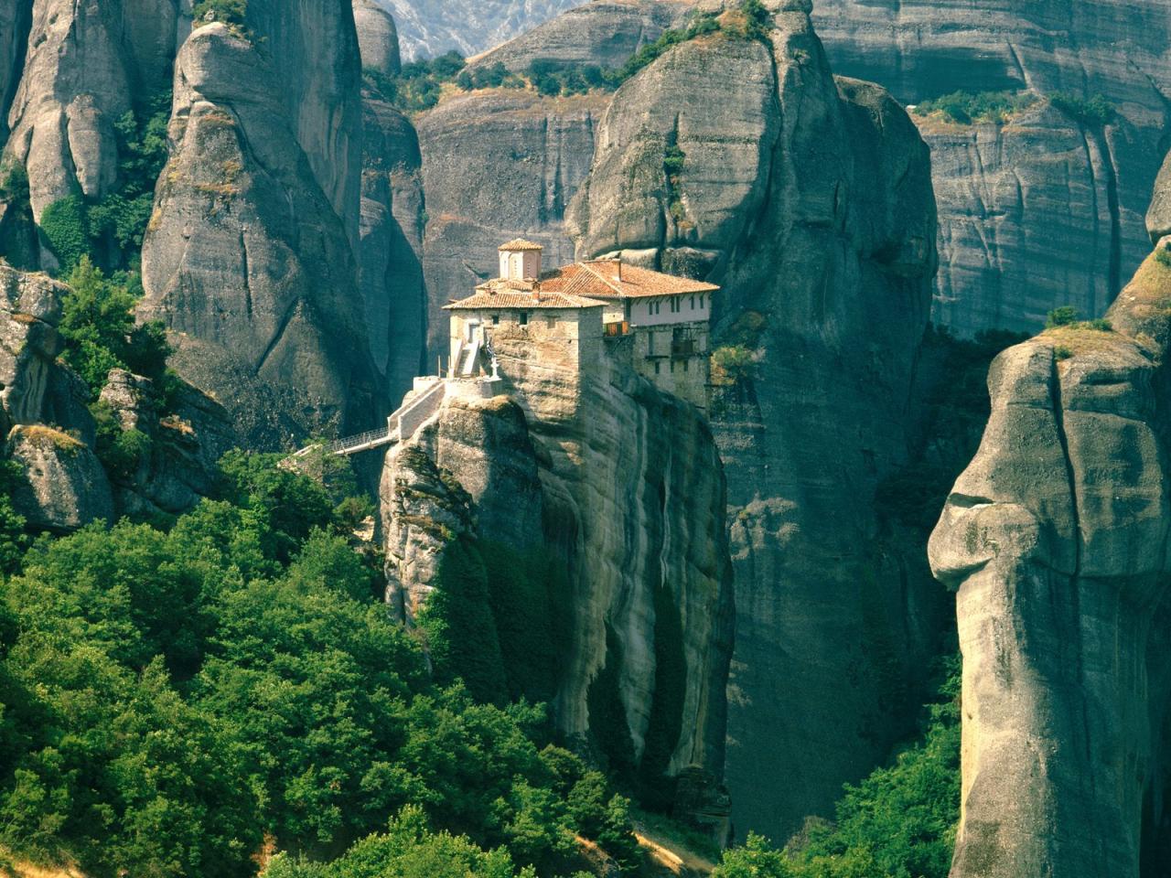 обои Roussanou Monastery,   Meteora,   Greece фото