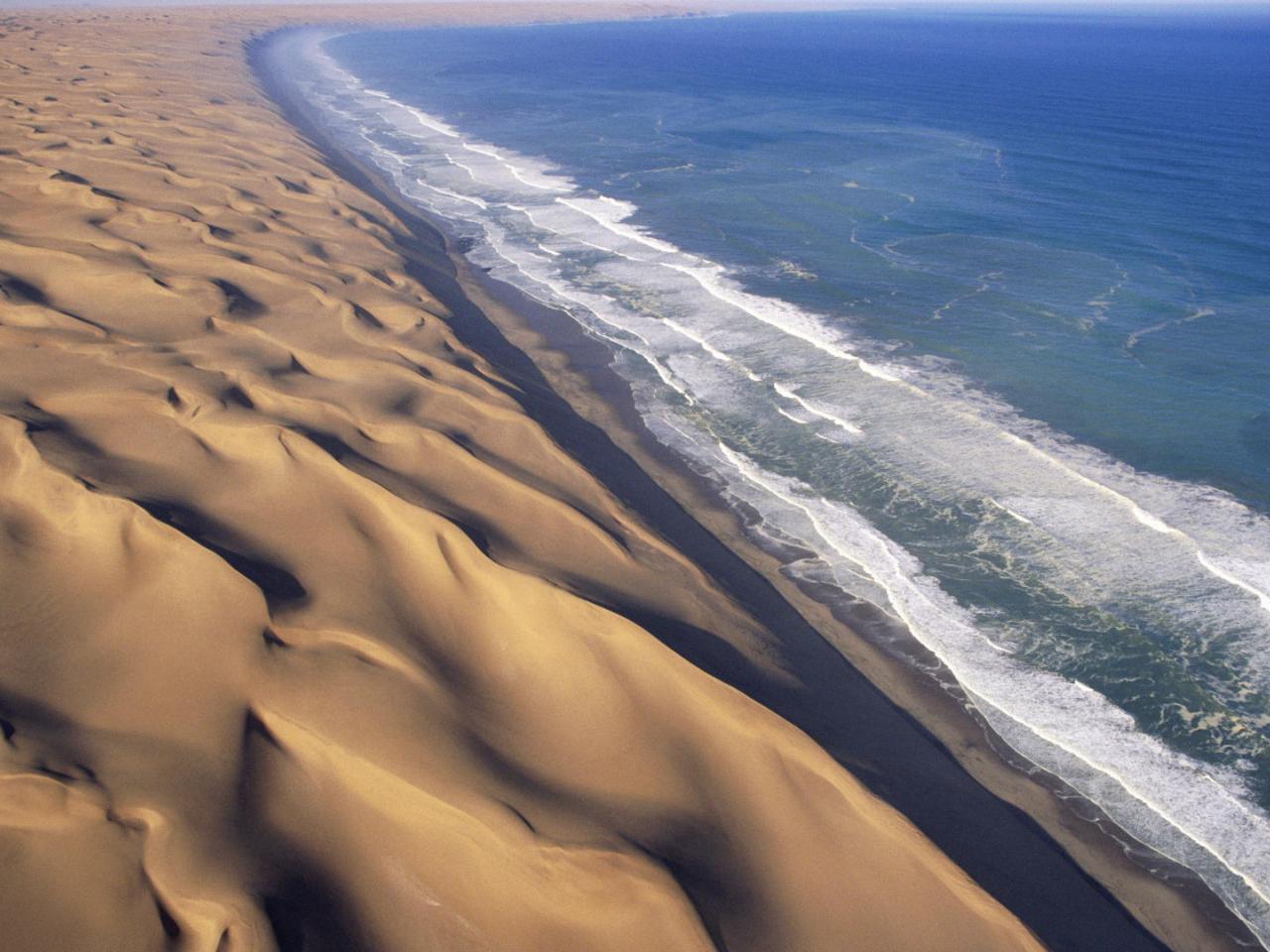 обои Breaking Waves and Desert Dunes,   Namib Desert,   Africa фото