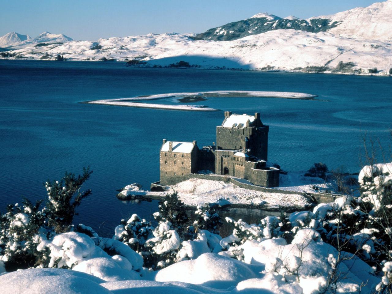 обои Eilean Donan Castle,   Loch Duich,   Scotland фото