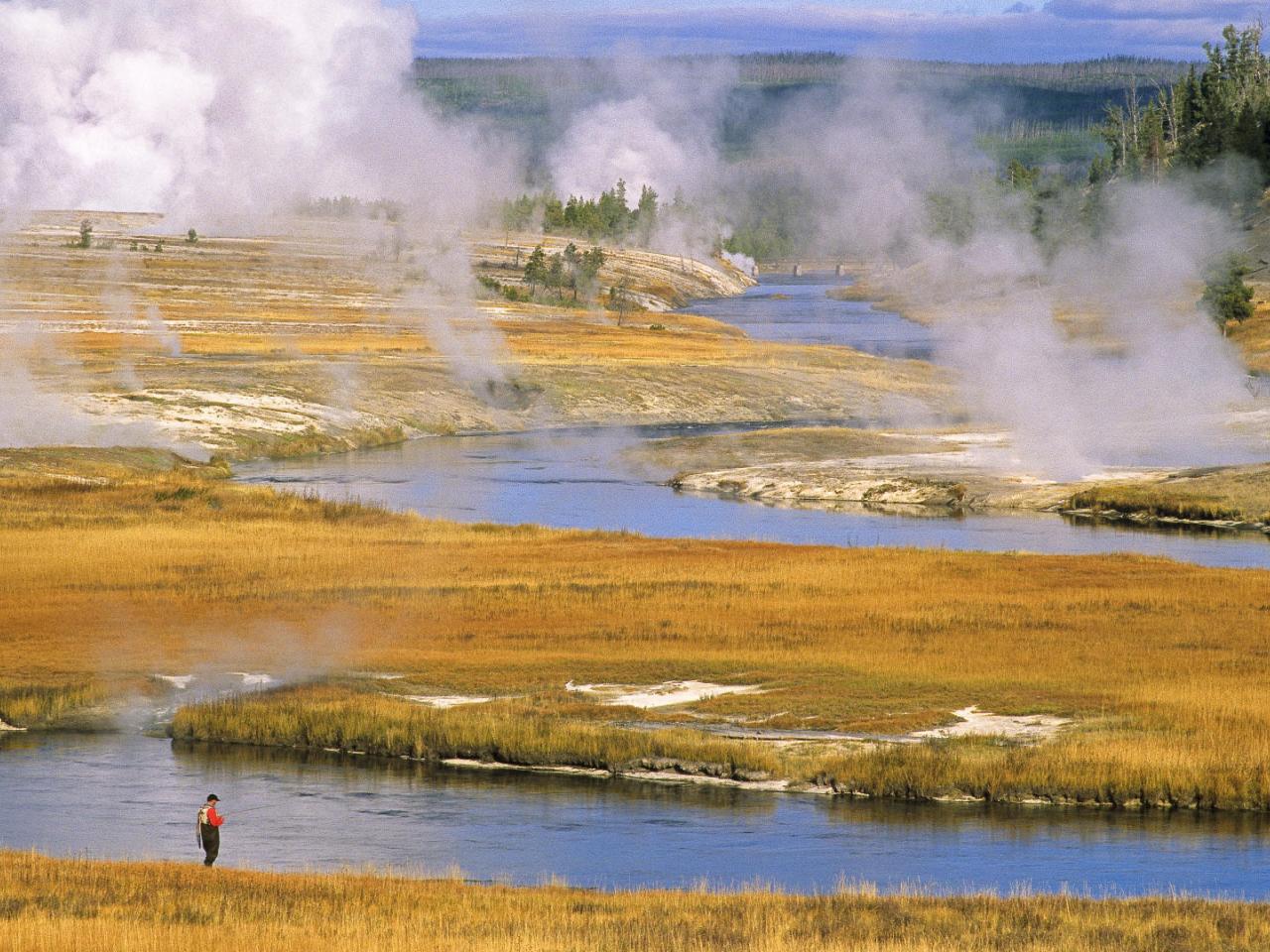 обои Flyfishing at Firehole,   Yellowstone National Park фото