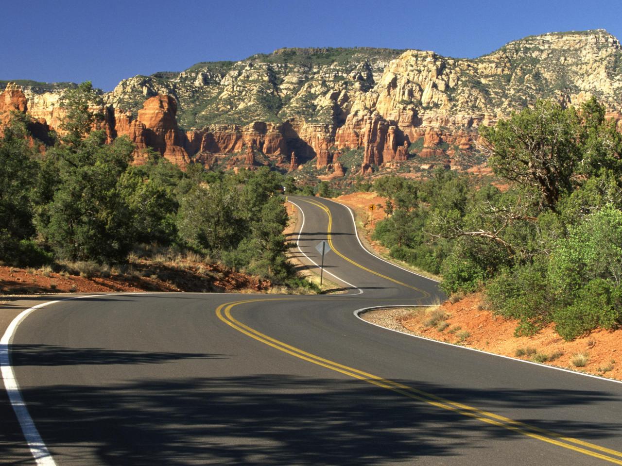 обои Road Through Red Rock,   Sedona,   Arizona фото