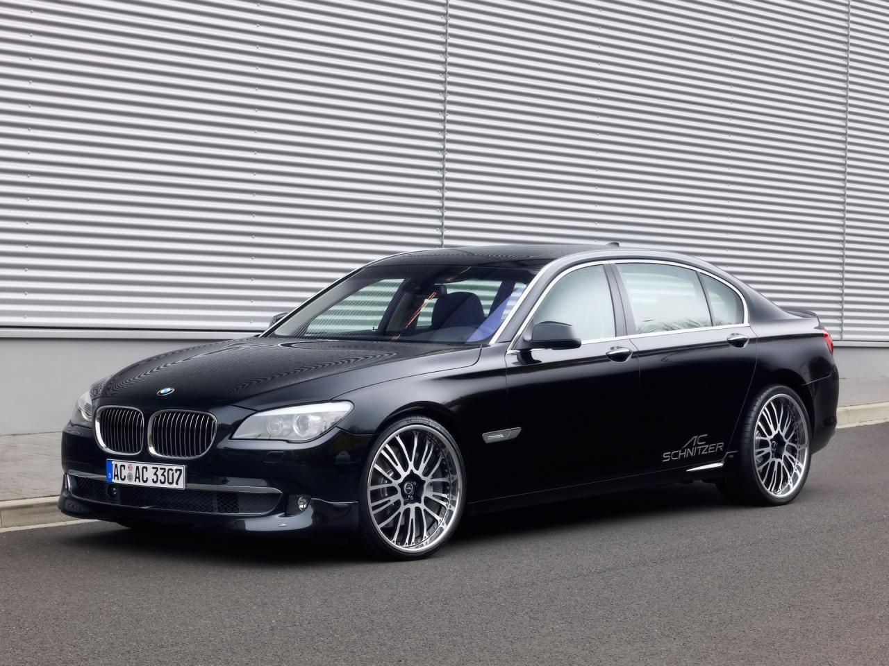 обои BMW 7 Series F02 Front And Side фото