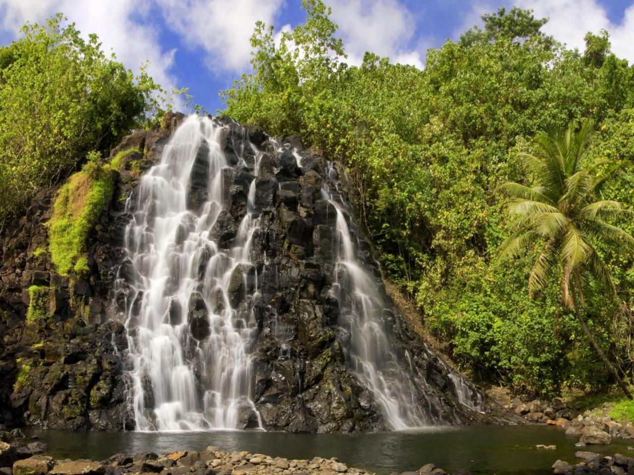 обои Kepirohi Waterfall,   Pohnpei,   Federated States of Micronesia фото