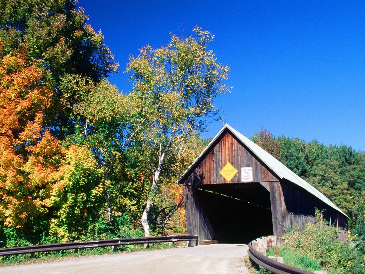 обои Lincoln Covered Bridge,   West Woodstock,   Vermont фото