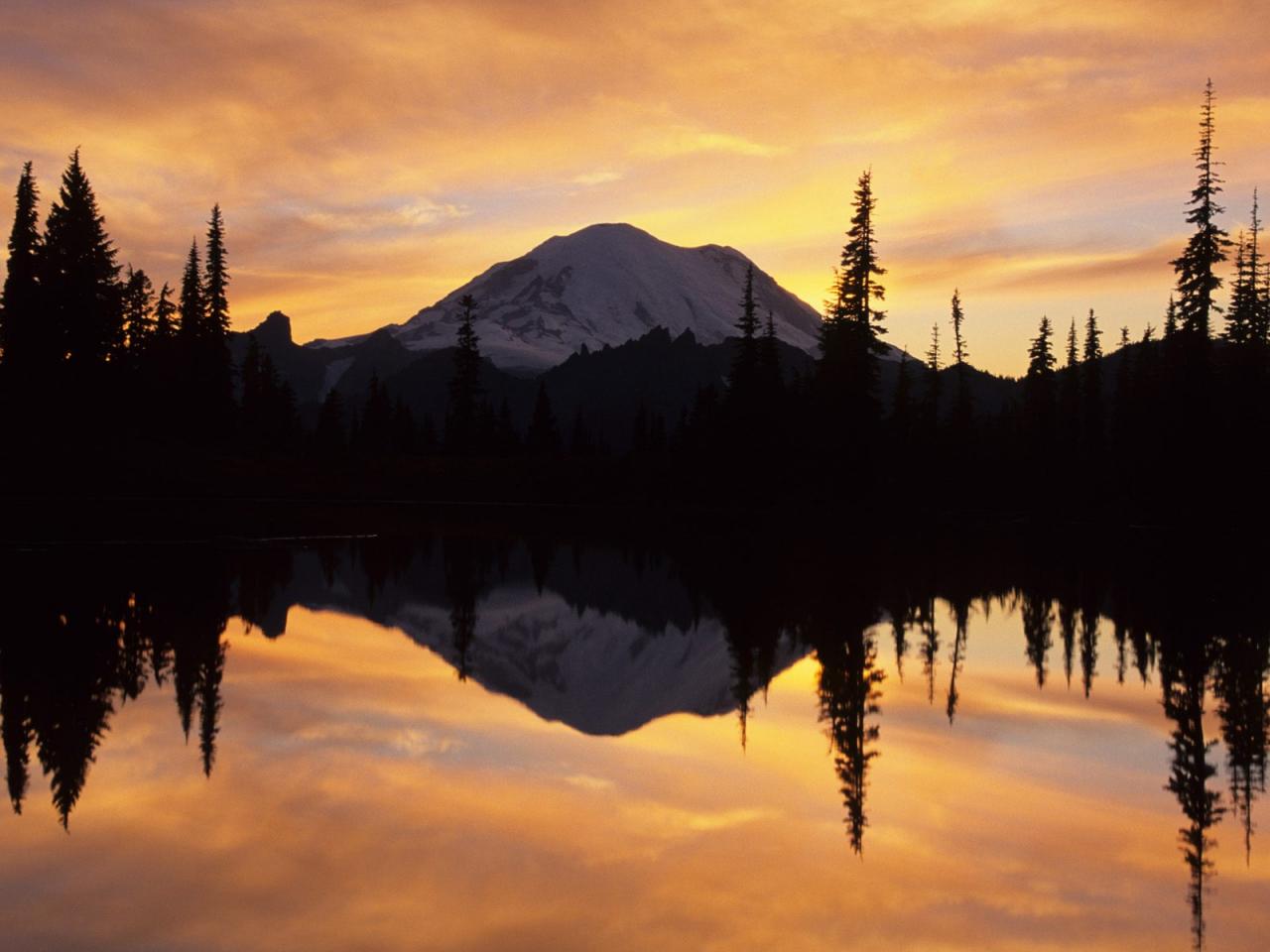 обои Mount Rainier and Tipsoo Lake,   Washington фото