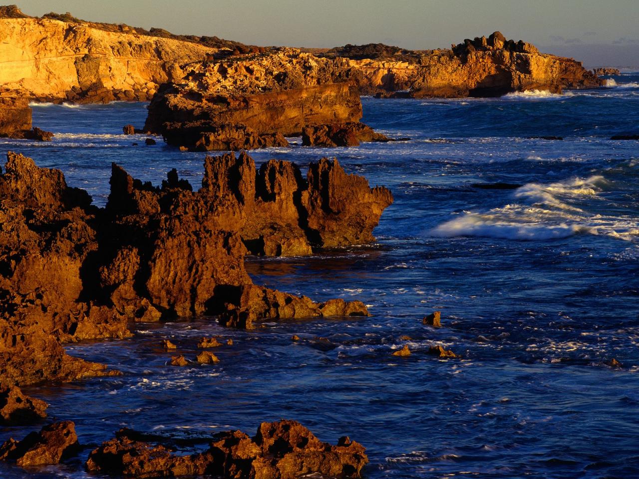 обои Rugged Coastline at Boozy Gully,   Canunda National Park,   Australia фото