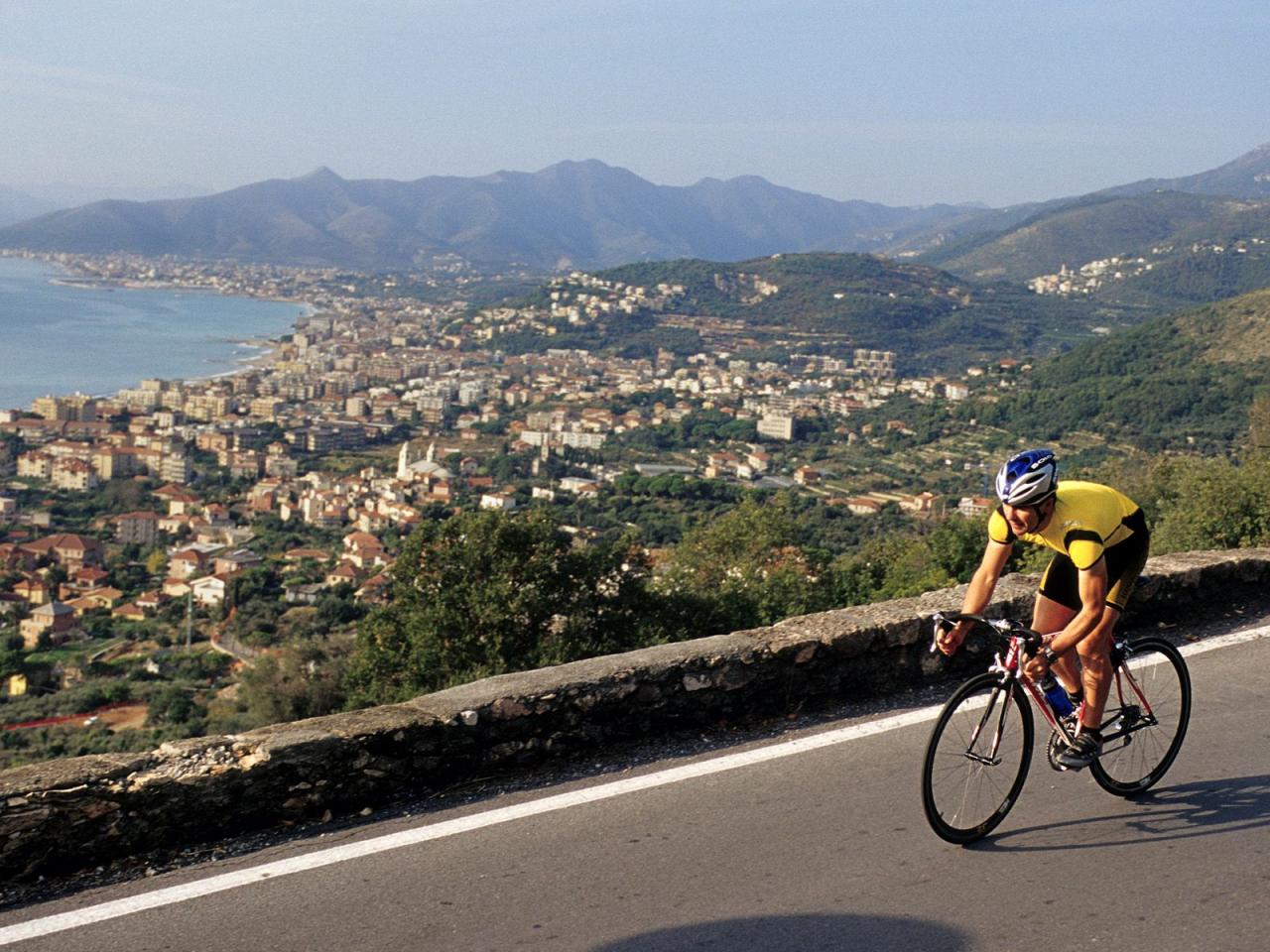 обои Road Riding in the Italian Riviera фото