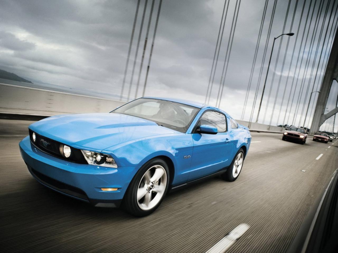 обои Ford Mustang GT на мосту фото