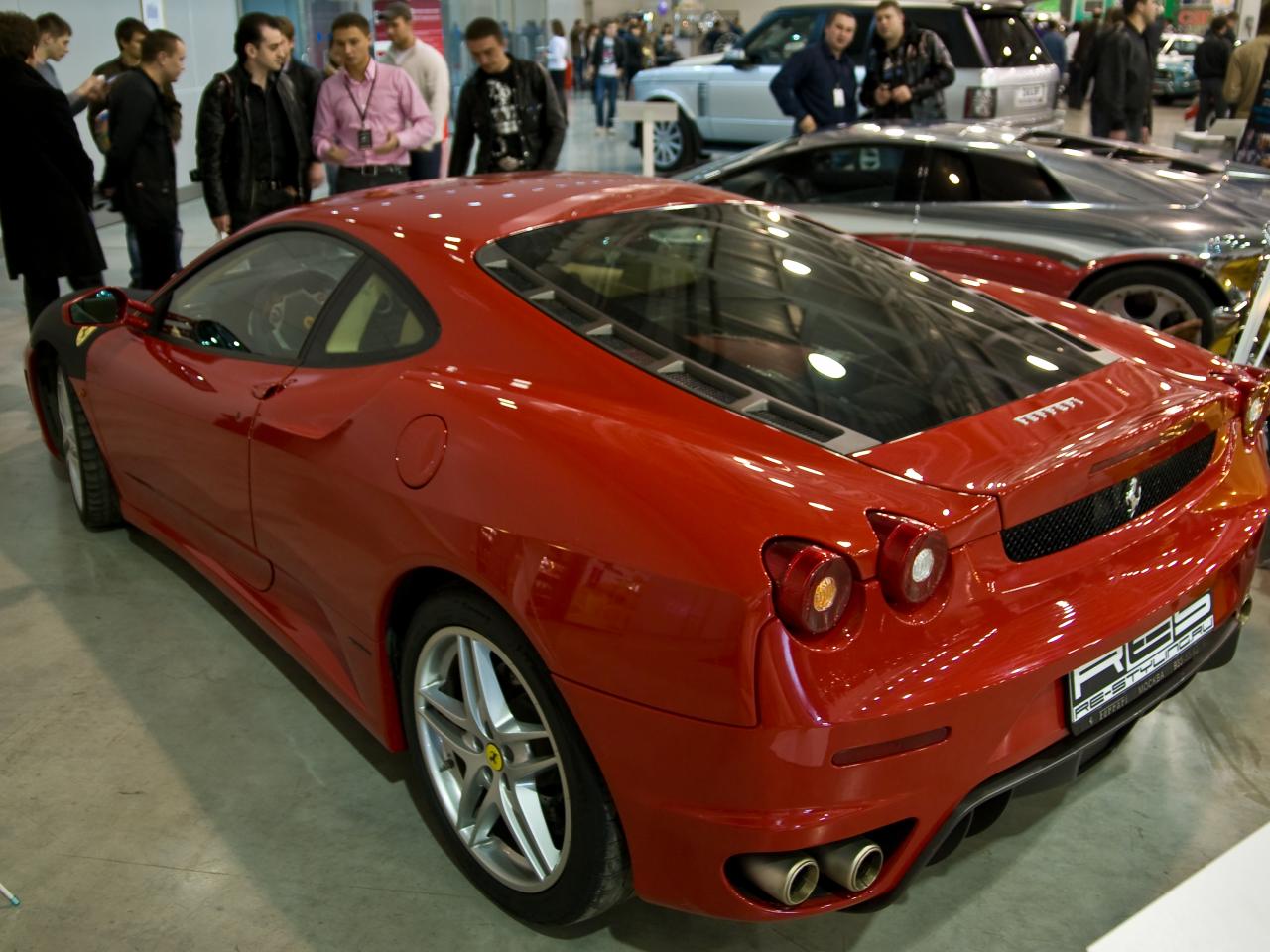 обои DREAMCAR-SHOW-2010 ferrari сзади фото