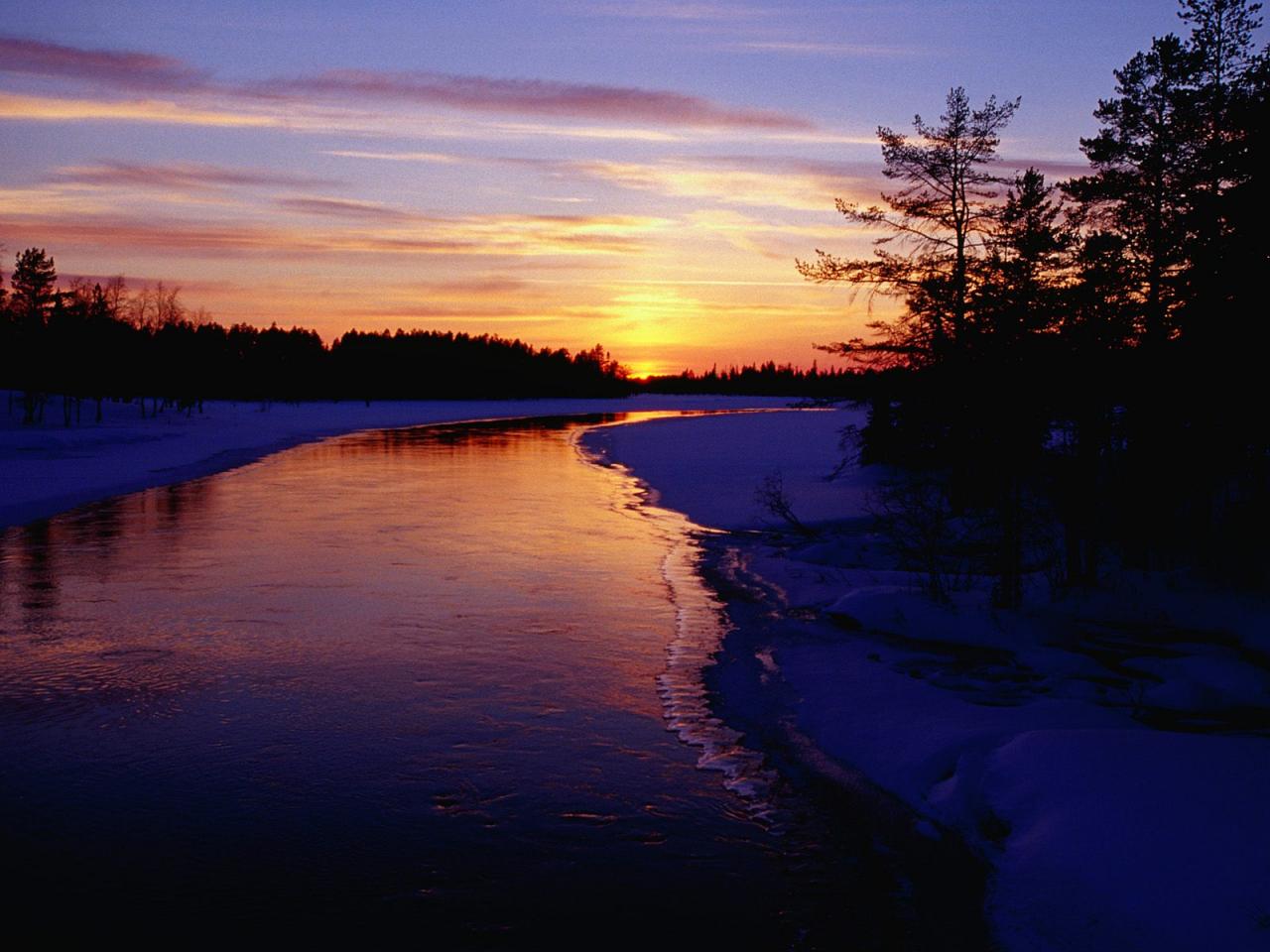 обои Partly Frozen River at Dusk,   Kuusamo,   Oulu,   Finland фото