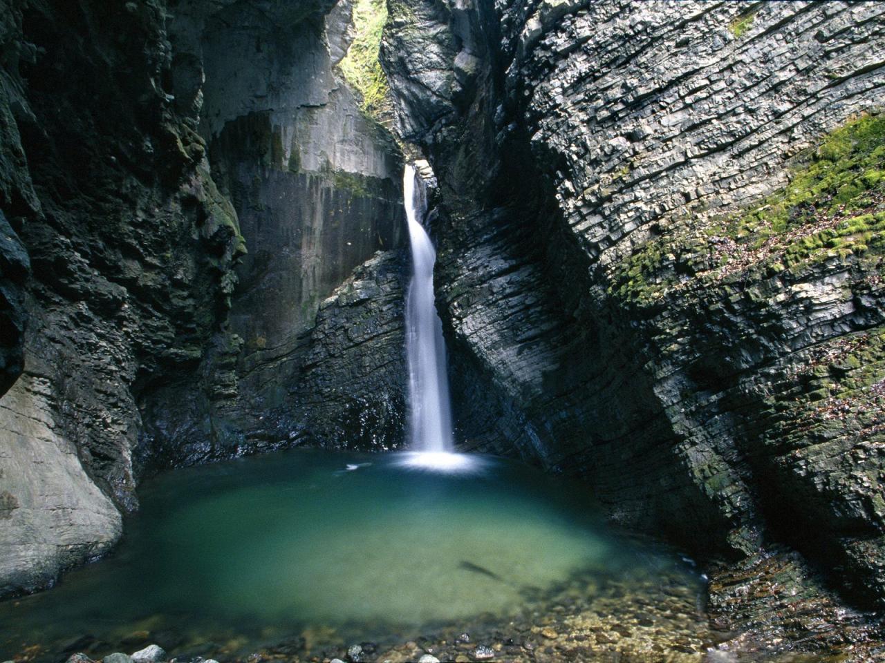 обои Veliki Kozjak Waterfall,   Soca Valley,   Slovenia фото