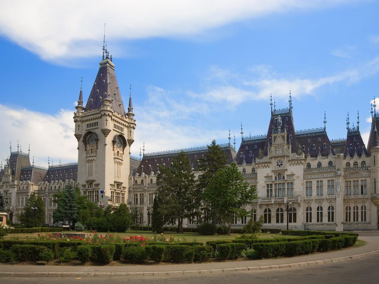 обои Stephen-The-Great Palace,   Iasi,   Romania фото