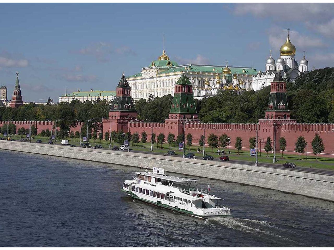 обои Набережная у Кремля фото