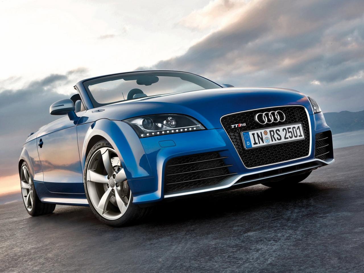 обои Audi TT RS Roadster 2010 фото