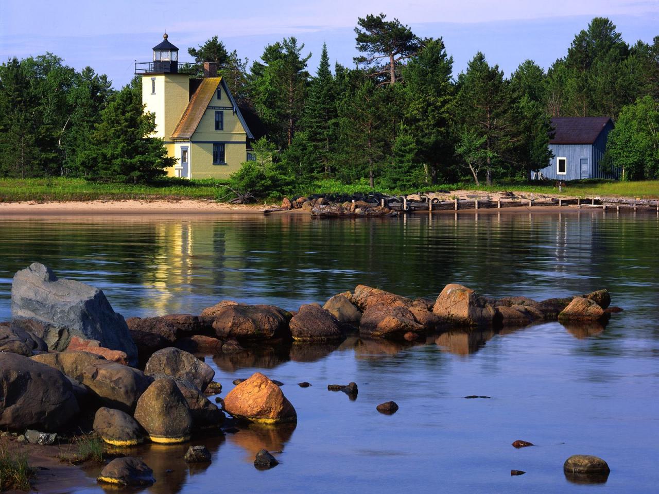 обои Bette Grise Lighthouse,  Lake Superior,  Upper Peninsula,  Michigan фото