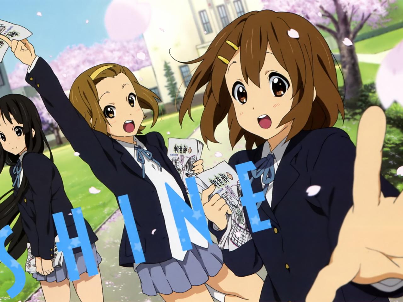 обои K-On! - Девочки раздают листовки фото