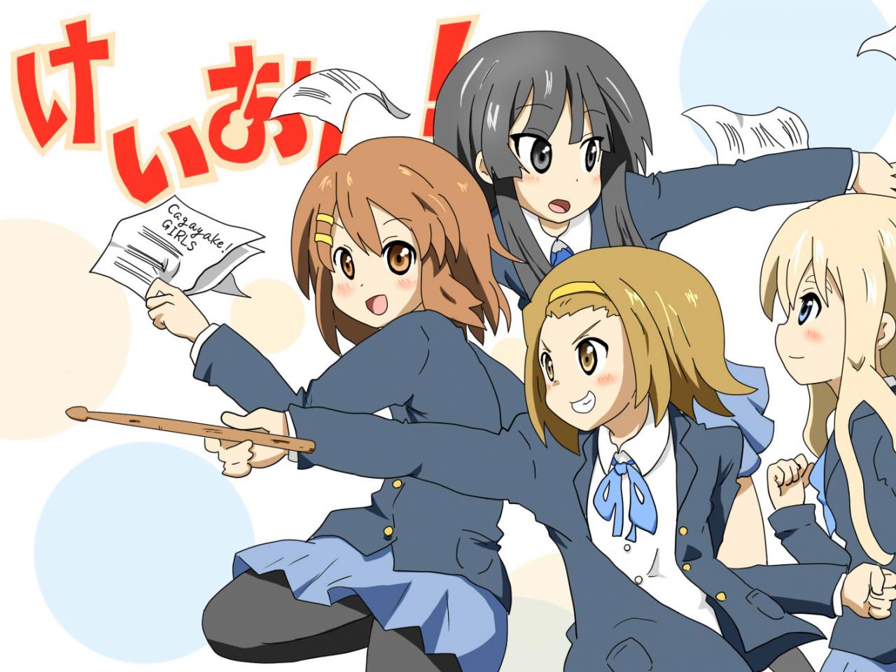 обои K-On! - Мио,   Юи,   Цумуги,   Рицу с голубыми кругами фото