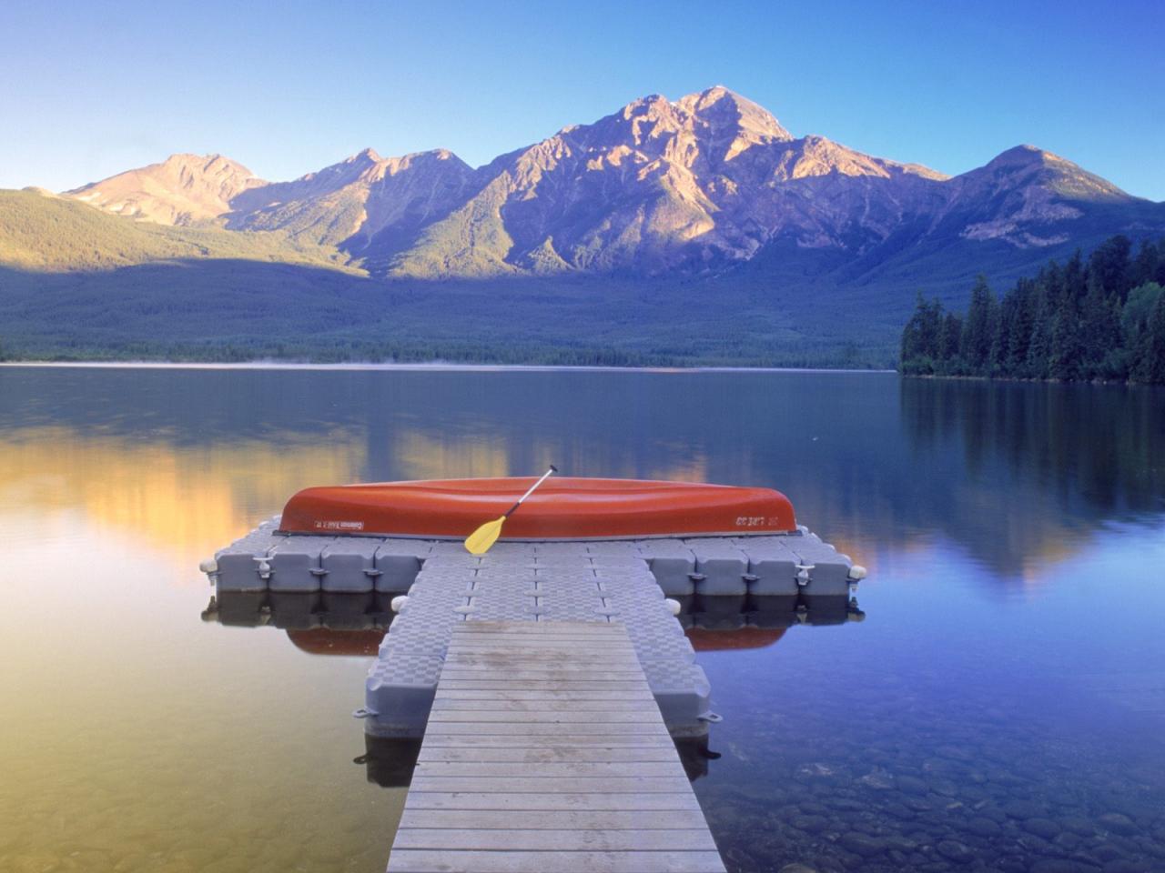 обои Pyramid Lake,   Jasper National Park,   Alberta,   Canada фото