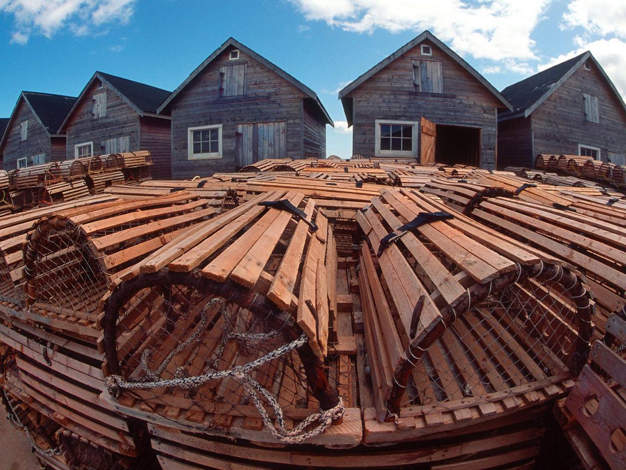 обои Fishing Huts and Lobster Traps,   Prince Edward Island,   Canada фото